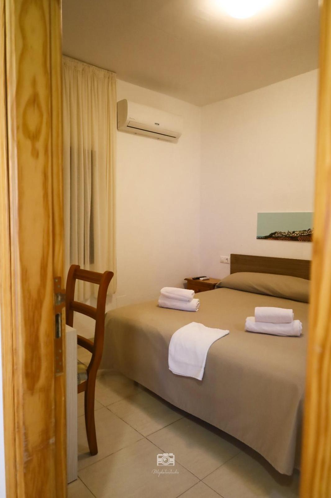 Hospedium Dlj Hostal Ben Nassar Arjona المظهر الخارجي الصورة